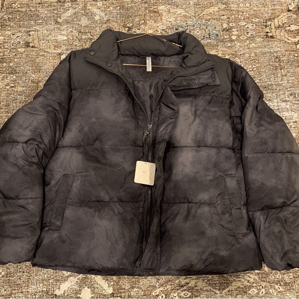 Fabletics Blk TieDye Puffer Jacket Size M Brand New with Tags
